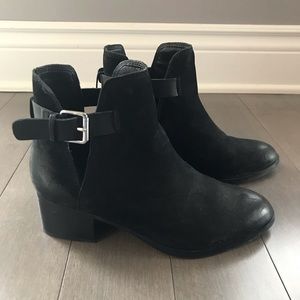 🖤 ALDO black ankle suede Boots